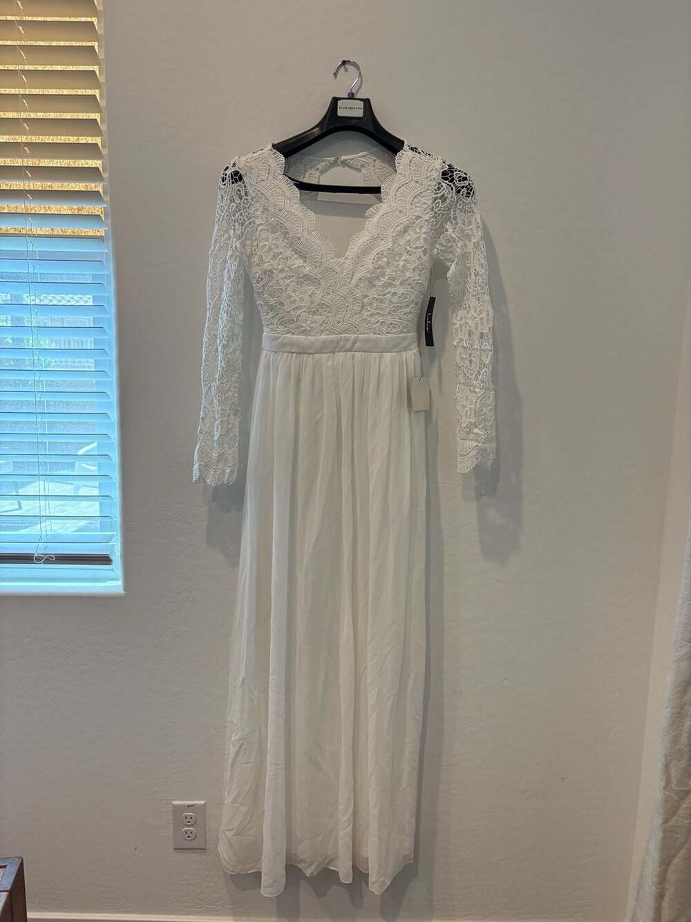 Lulus Everlasting Love White Floral Lace Long Sleeve Maxi Dress Medium NWT